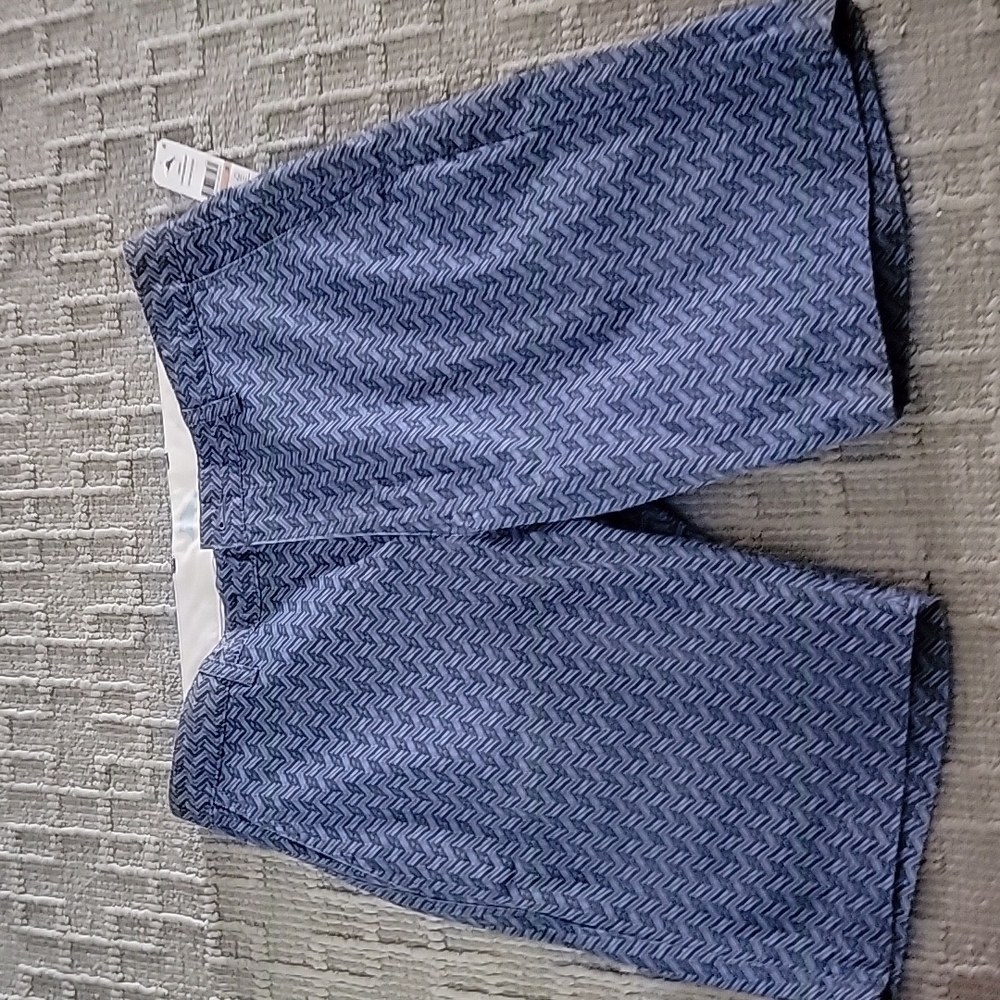 NEW TOMMY BAHAMA shorts in blue, size 33.